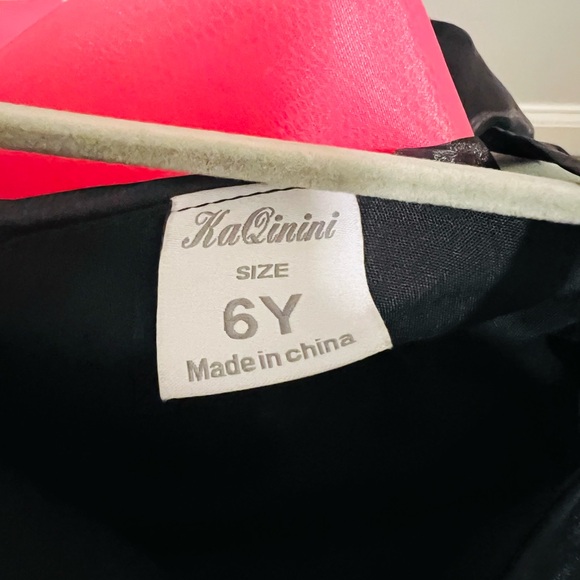 SHEIN Black Dress with Pink Accent for Kids - Picture 6 of 7